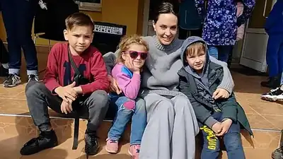 Angelina Jolie, Rusya işgali altındaki Ukrayna'yı ziyaret etti